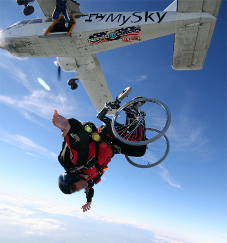 Saut en parachute avec fauteuil roulant