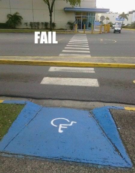 Trottoir rabaiss pour fauteuil roulant... mais pas au passage intermdiaire qui bloque la route  mi-chemin