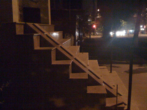 Encore quelques trsors d'architecture parmi les pire rampes d'accs jamais construites... avec une pente si raide que la rampe devient dcorative !